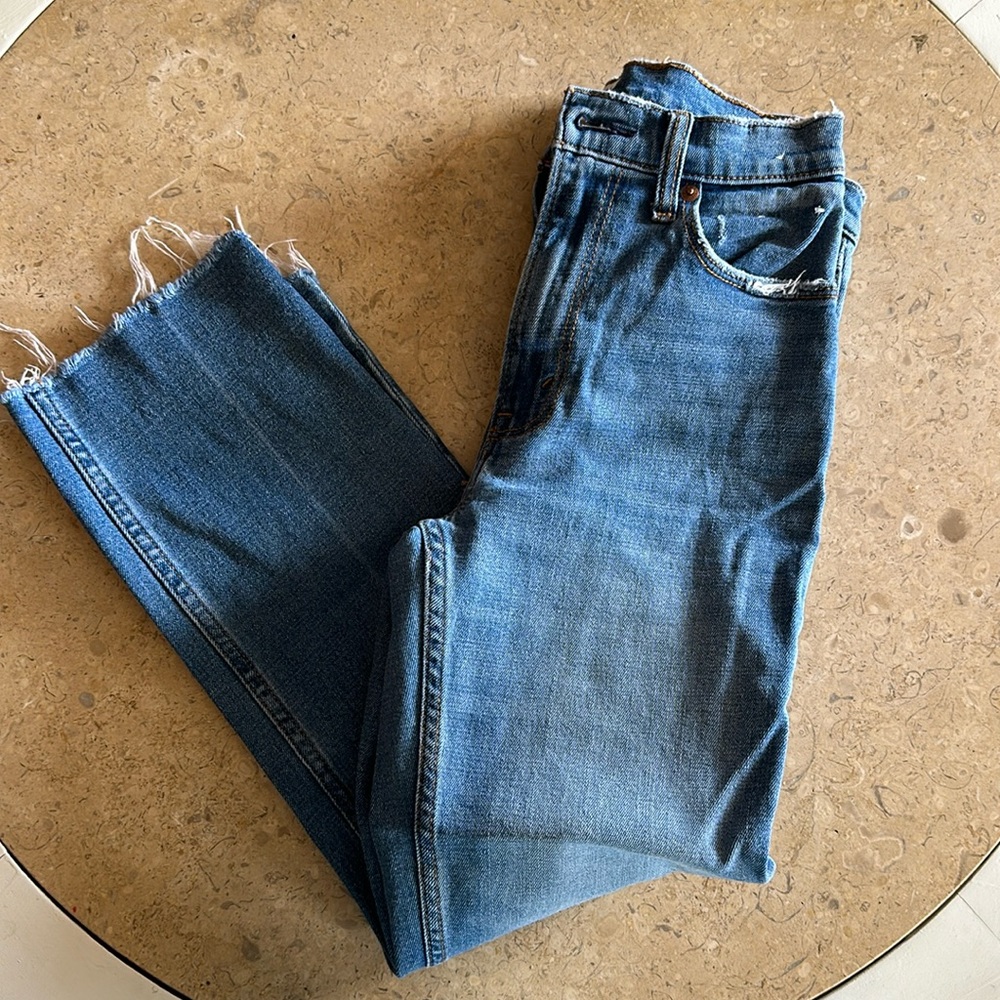 A&F ankle fray straight